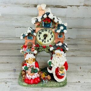 Vintage Mr. & Mrs. Santa Claus Christmas Tree Mantle Resin Clock Works